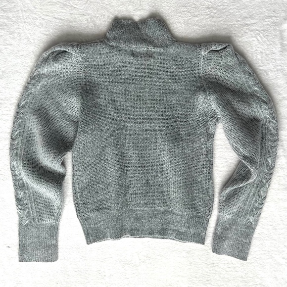 NWOT Industry Chic Gray Turtleneck Warm Sweater for Women Size M - Picture 3 of 6